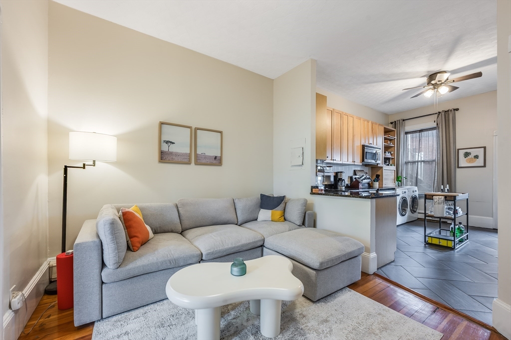 805 E 4th St # 2