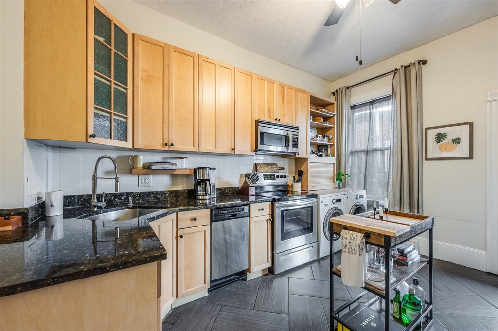 805 E 4th St # 2