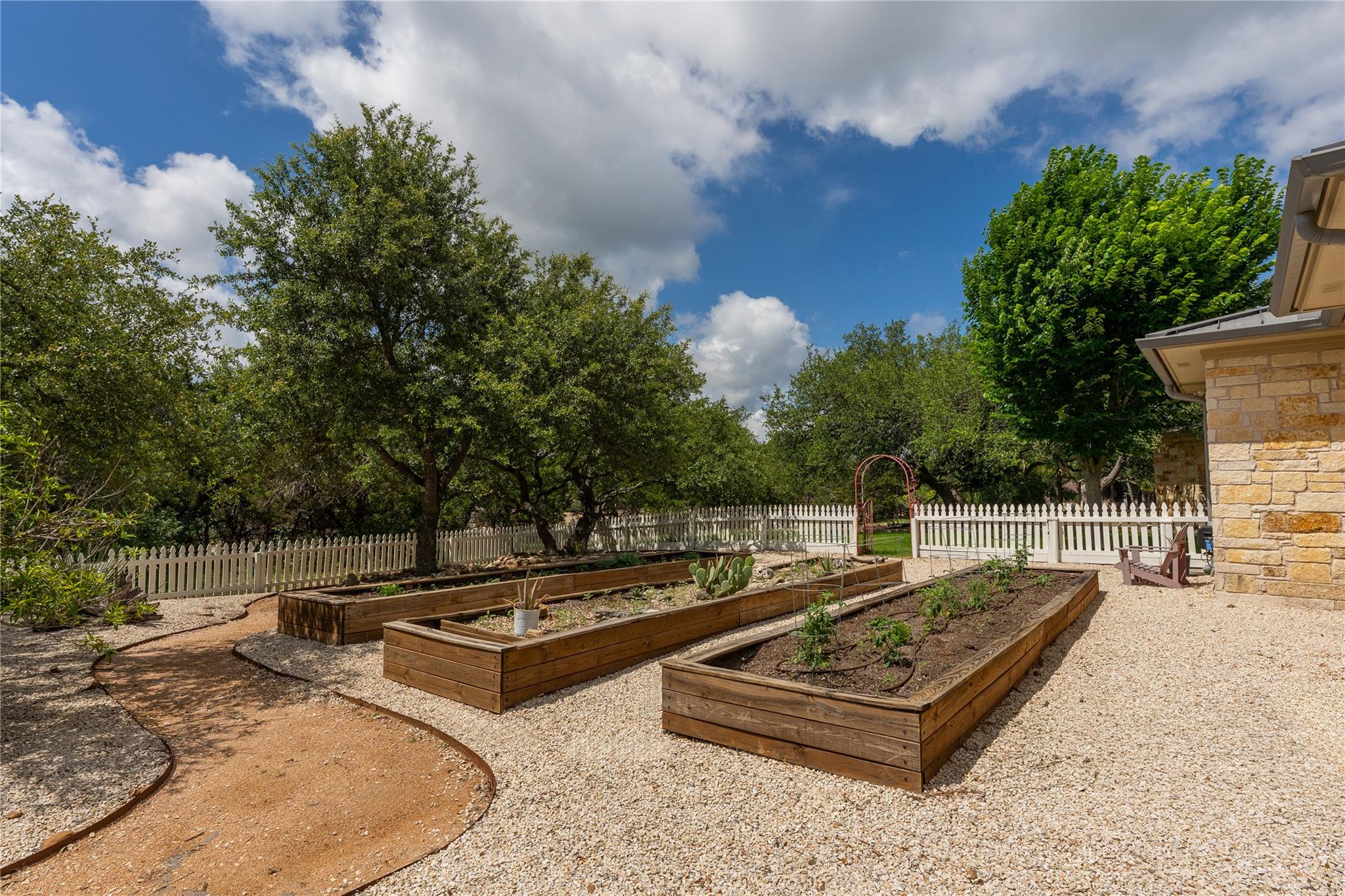 345 Leafdale TRL