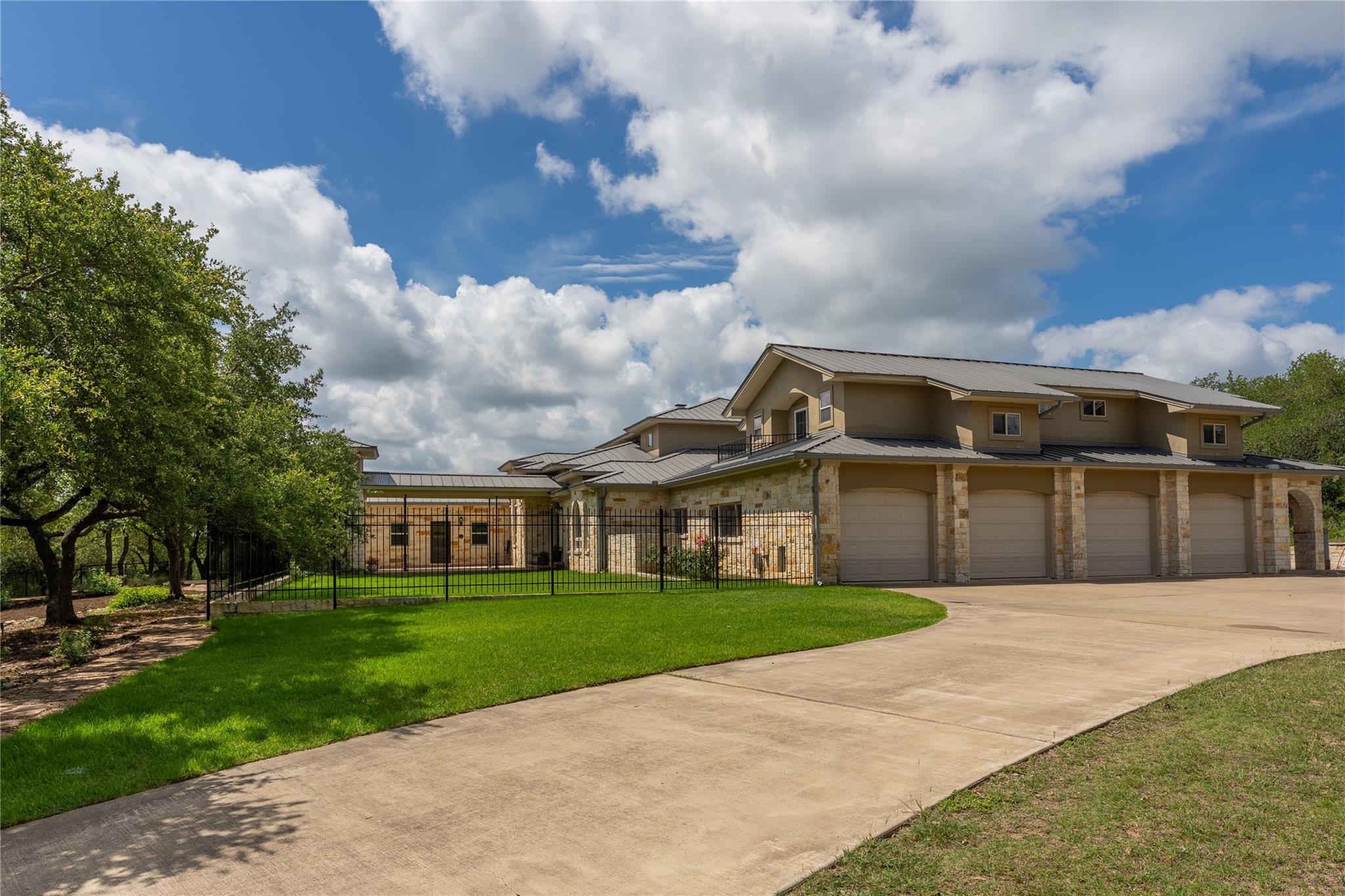 345 Leafdale TRL