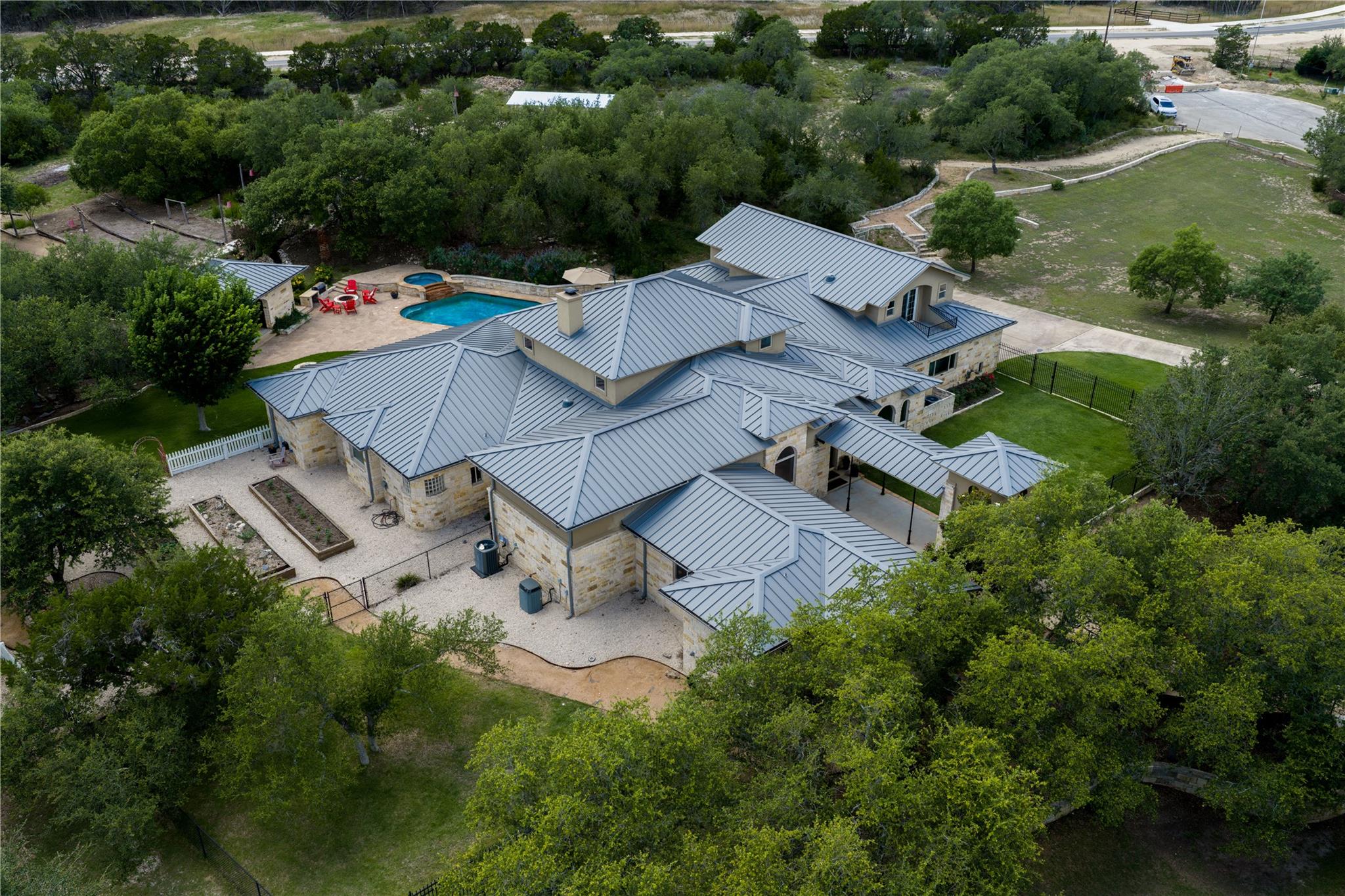 345 Leafdale TRL