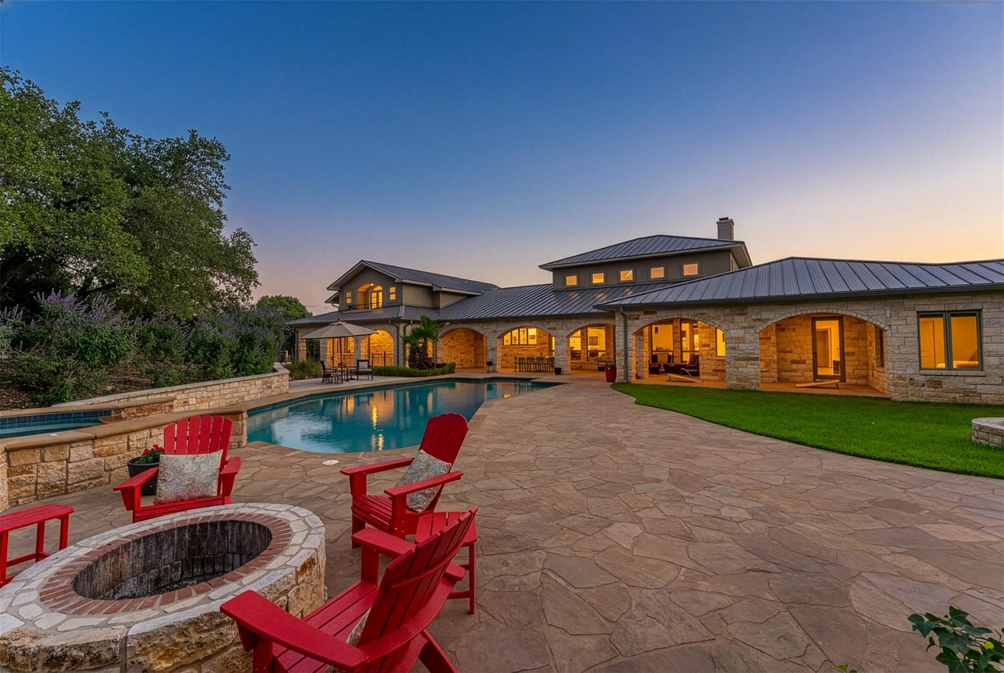 345 Leafdale TRL