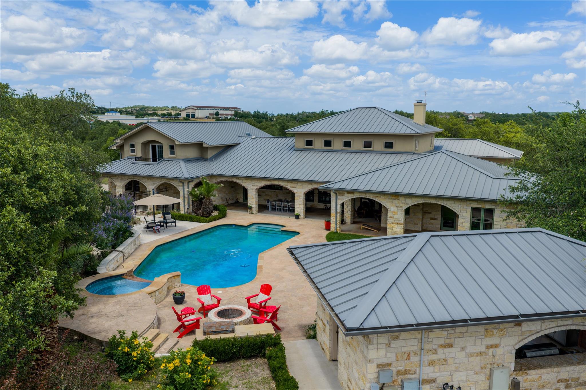 345 Leafdale TRL
