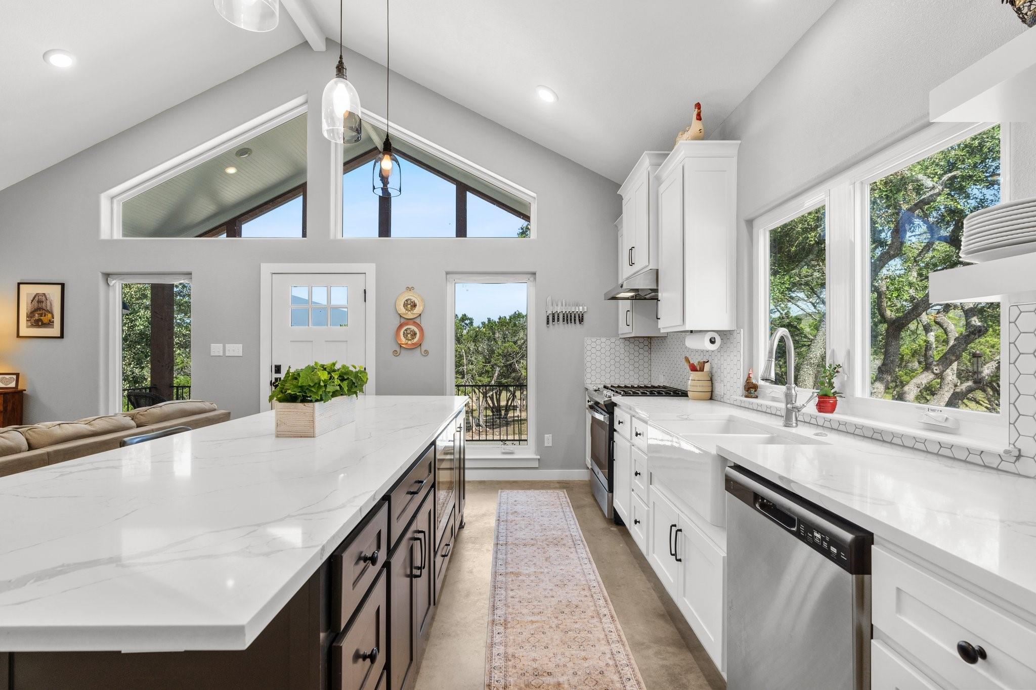 631 Lakeside DR