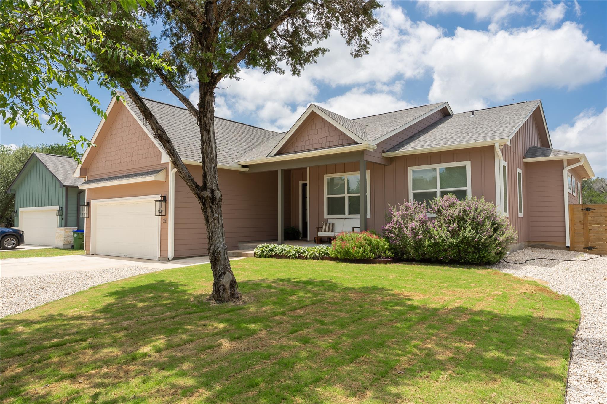 32 Acacia DR