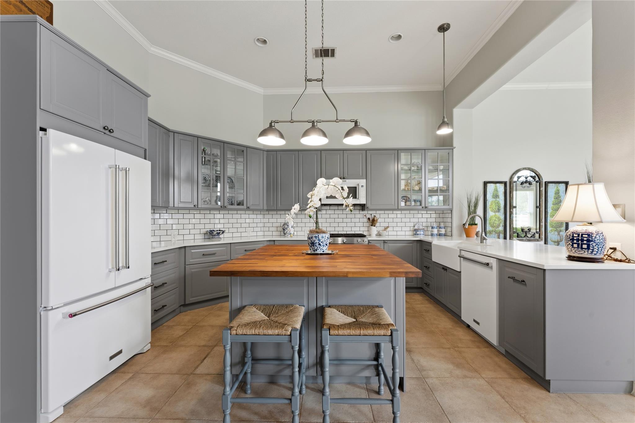 220 Mallet CT