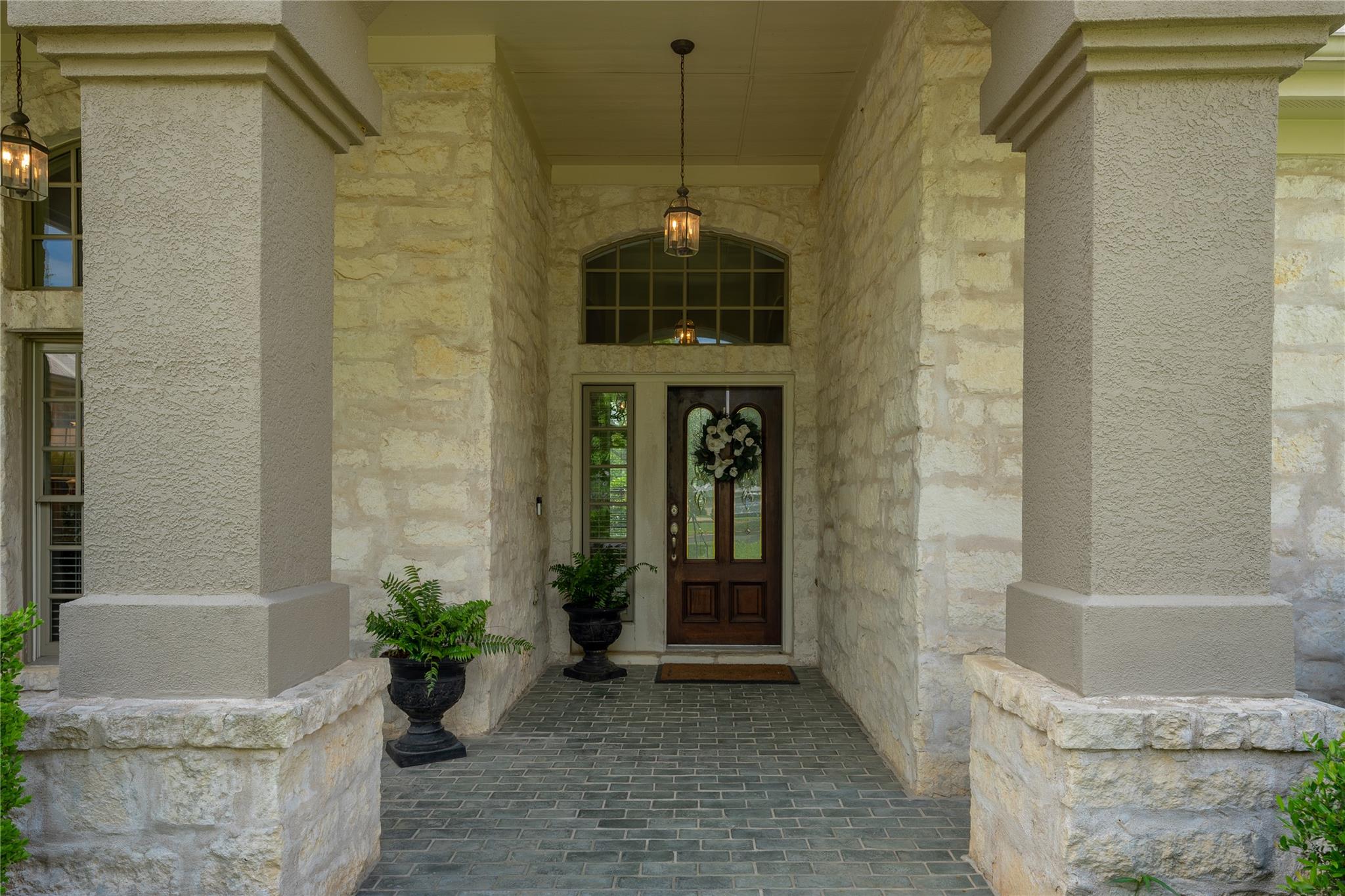220 Mallet CT