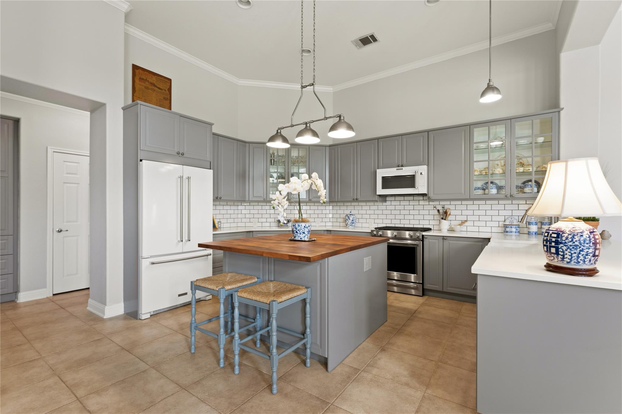220 Mallet CT