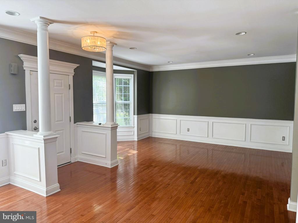 82 BRECKNOCK COURT