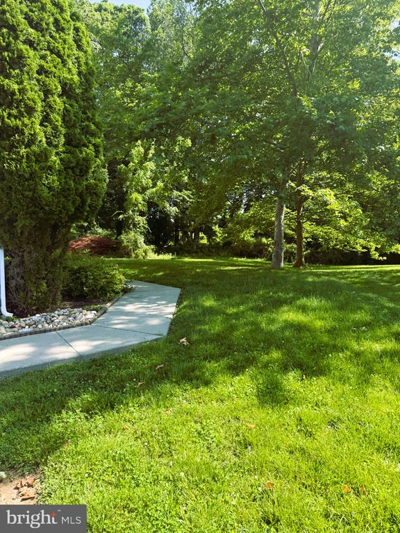 82 BRECKNOCK COURT