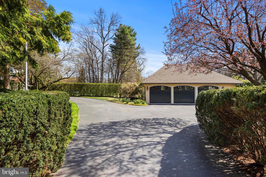 35 DEEPDALE ROAD