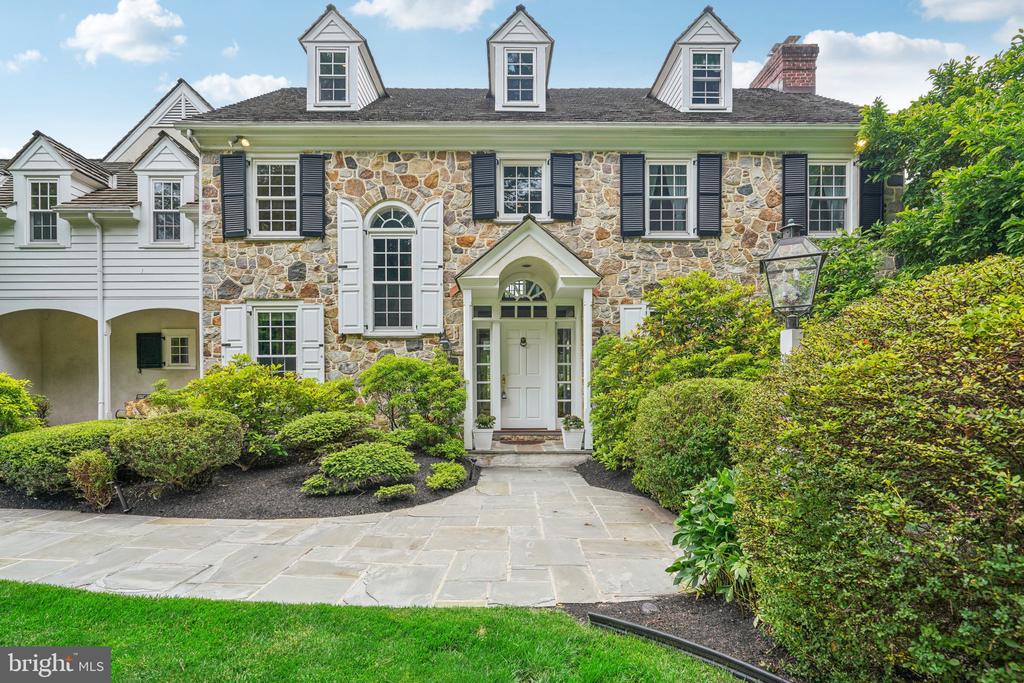 2042 GENERAL ALEXANDER DRIVE