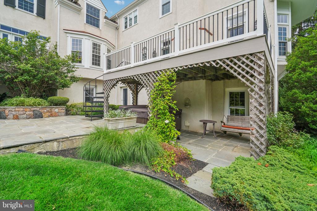 2042 GENERAL ALEXANDER DRIVE