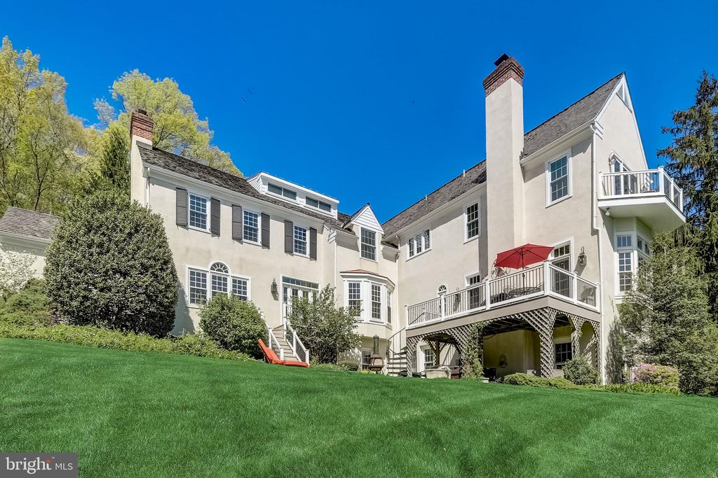 2042 GENERAL ALEXANDER DRIVE