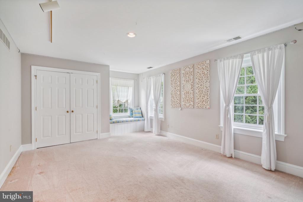 2042 GENERAL ALEXANDER DRIVE