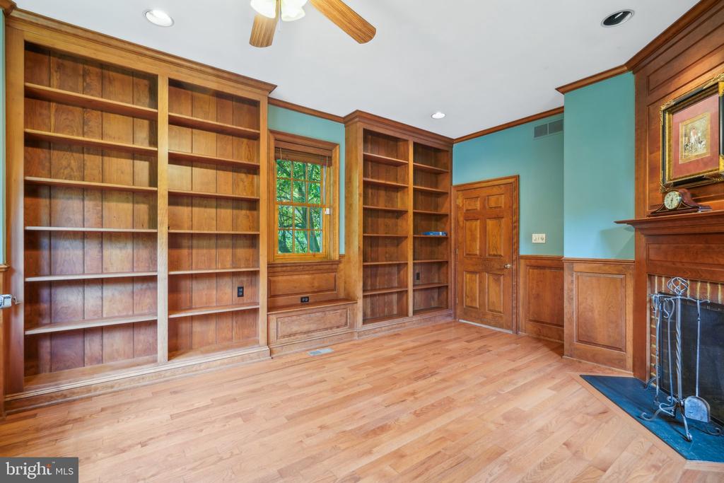 2042 GENERAL ALEXANDER DRIVE