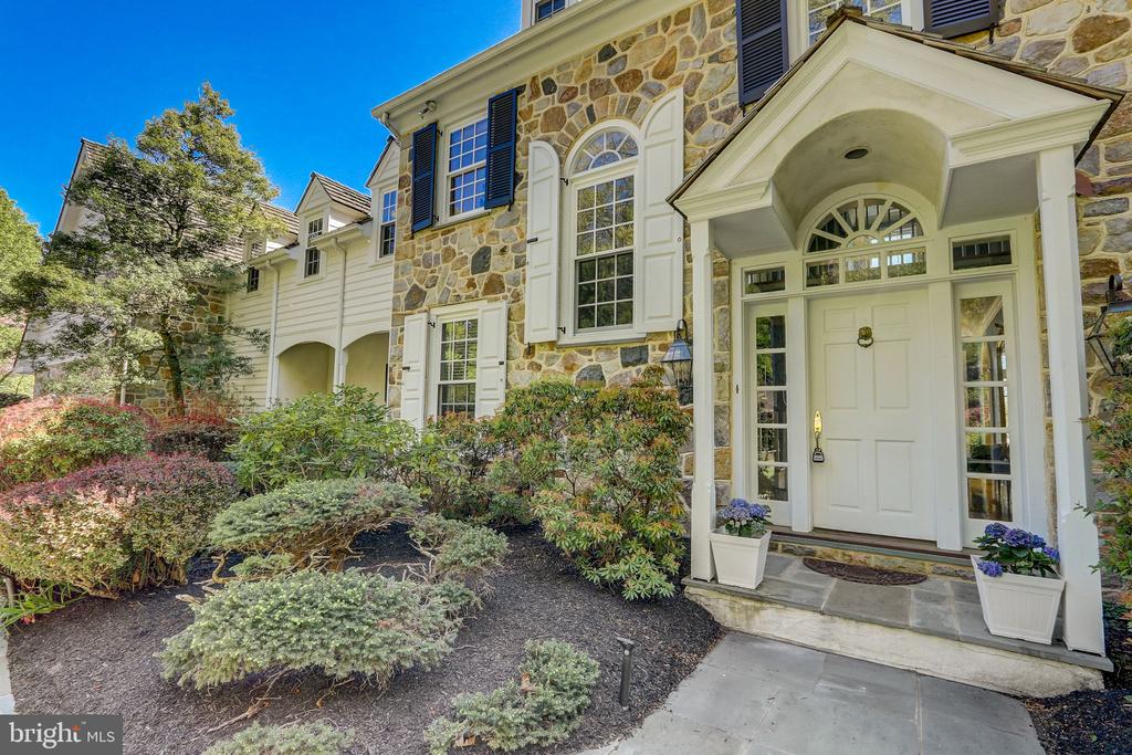 2042 GENERAL ALEXANDER DRIVE
