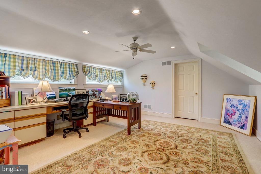 2042 GENERAL ALEXANDER DRIVE