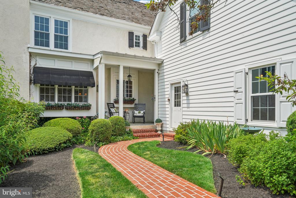 2042 GENERAL ALEXANDER DRIVE