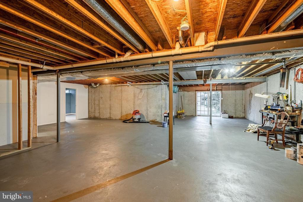 1201 BELLOWS COURT