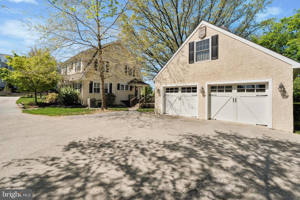 12 E CENTRAL AVENUE