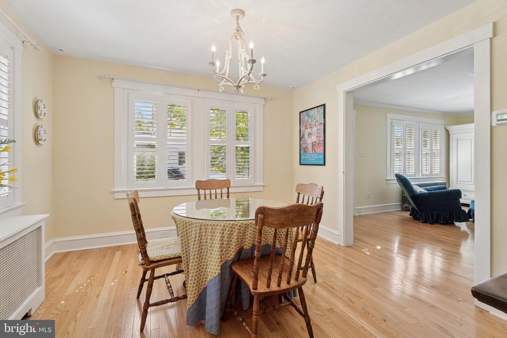12 E CENTRAL AVENUE