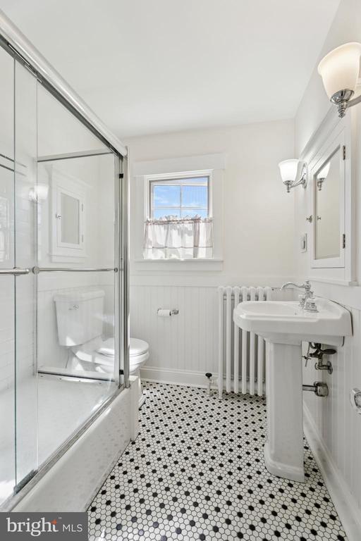12 E CENTRAL AVENUE