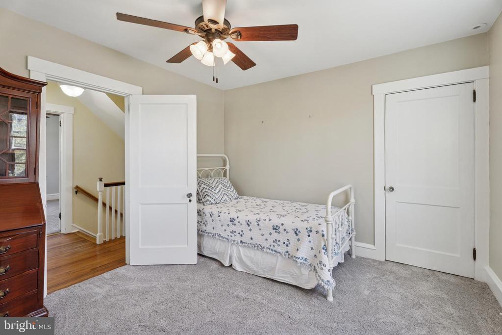 12 E CENTRAL AVENUE