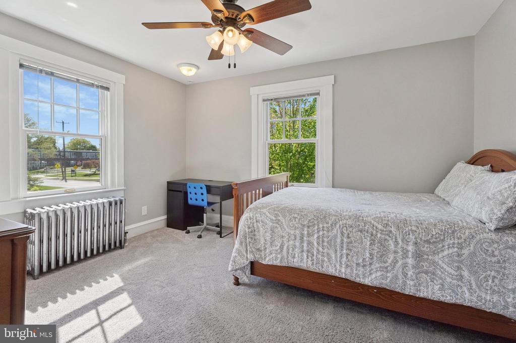 12 E CENTRAL AVENUE