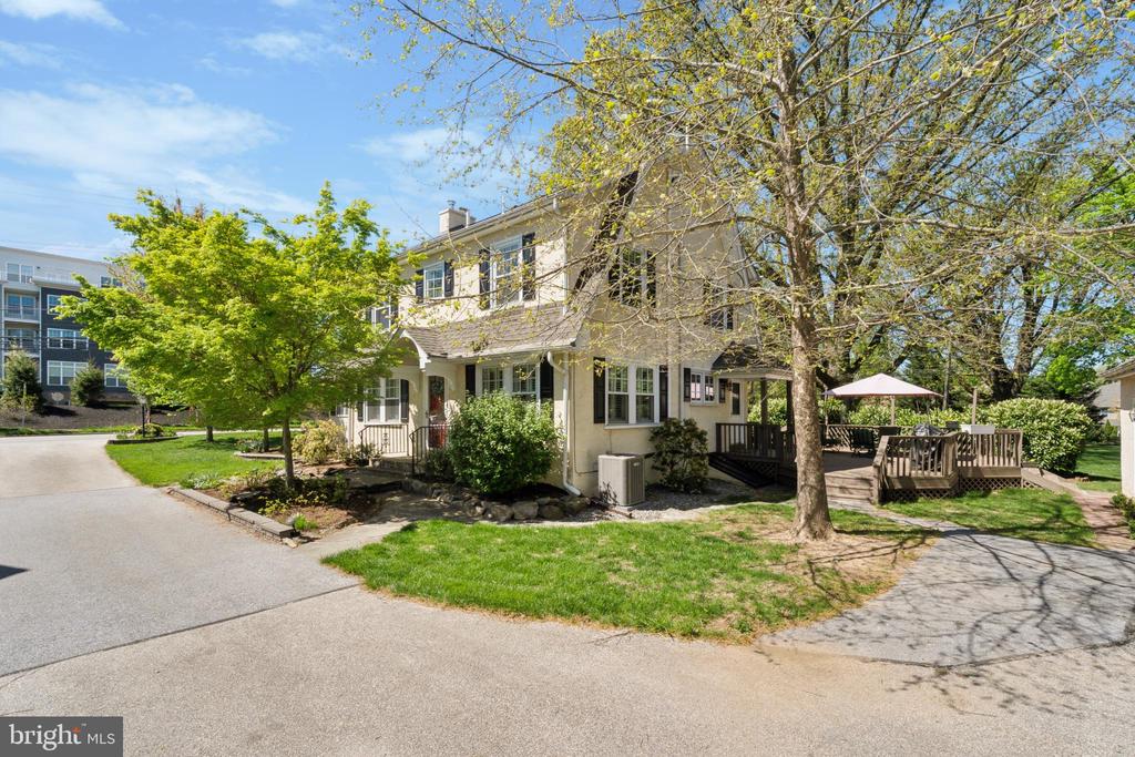 12 E CENTRAL AVENUE