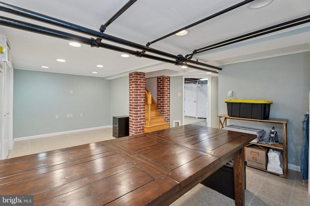 12 E CENTRAL AVENUE