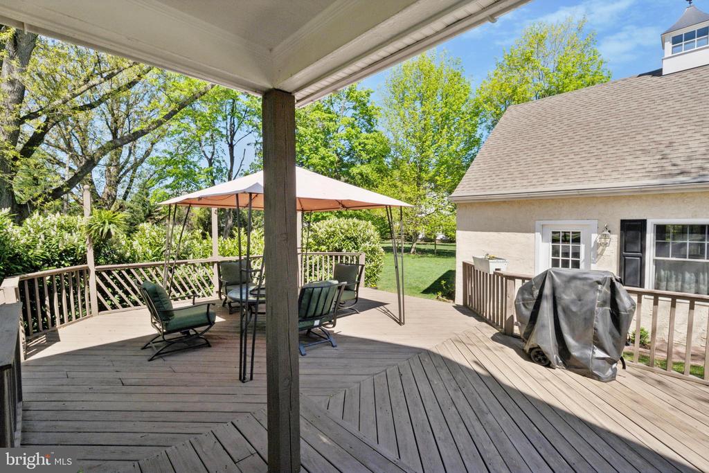 12 E CENTRAL AVENUE