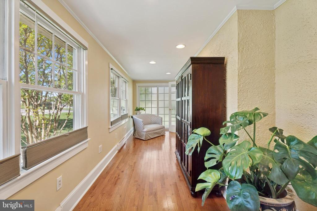 12 E CENTRAL AVENUE