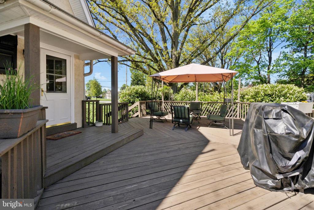 12 E CENTRAL AVENUE