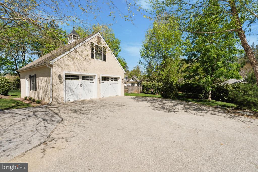 12 E CENTRAL AVENUE