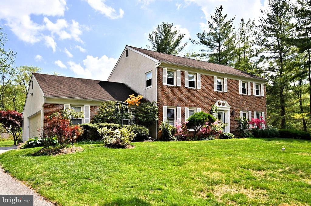 816 GLENN CIRCLE
