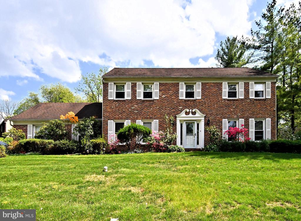 816 GLENN CIRCLE