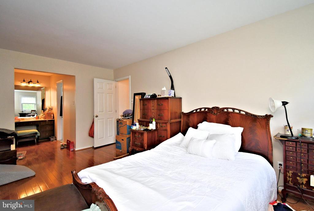 816 GLENN CIRCLE