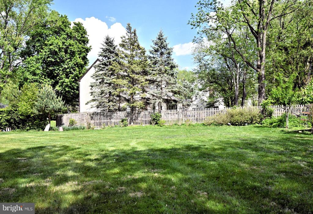 816 GLENN CIRCLE