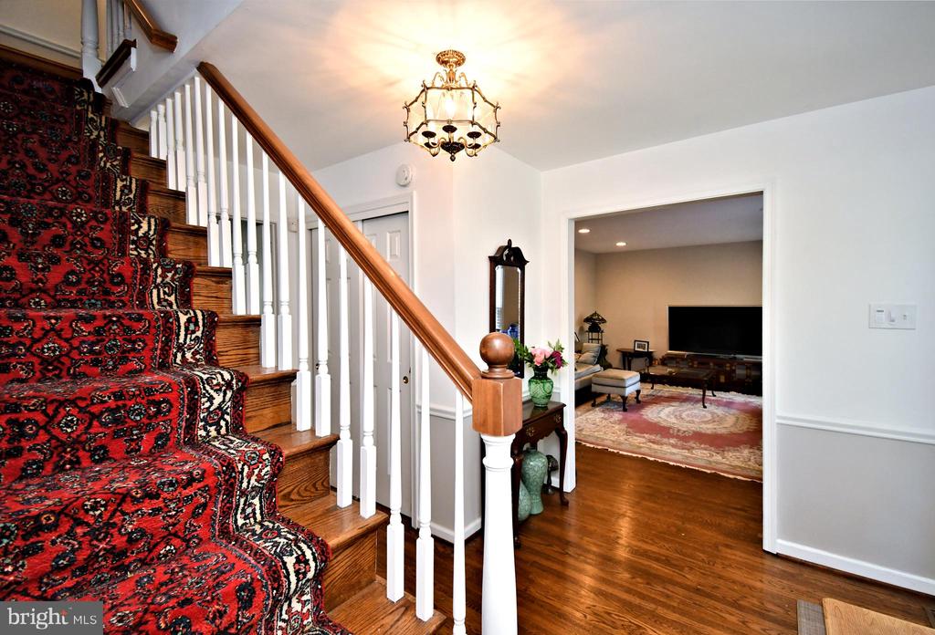 816 GLENN CIRCLE