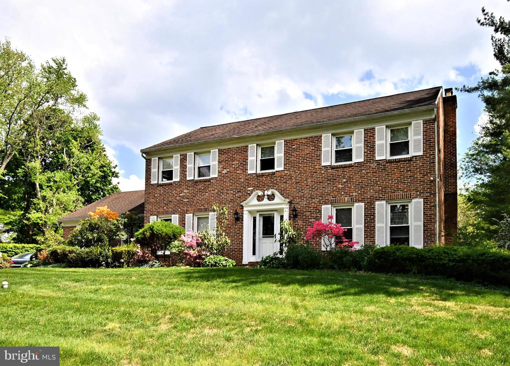816 GLENN CIRCLE