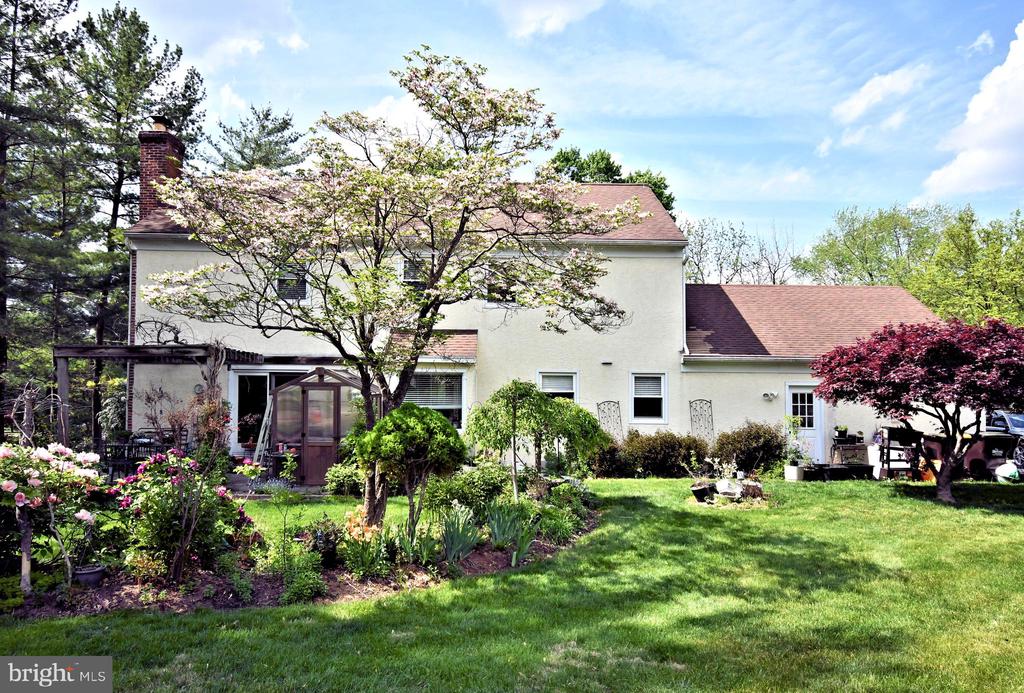 816 GLENN CIRCLE