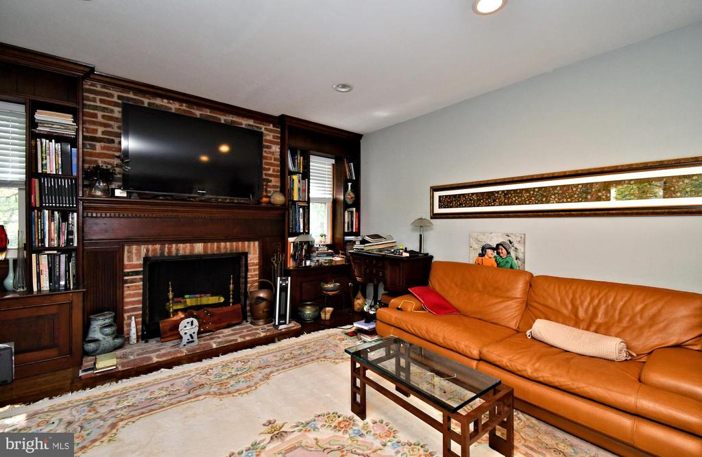 816 GLENN CIRCLE
