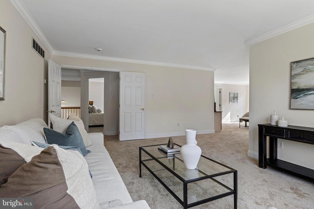 2063 WHITE HORSE ROAD