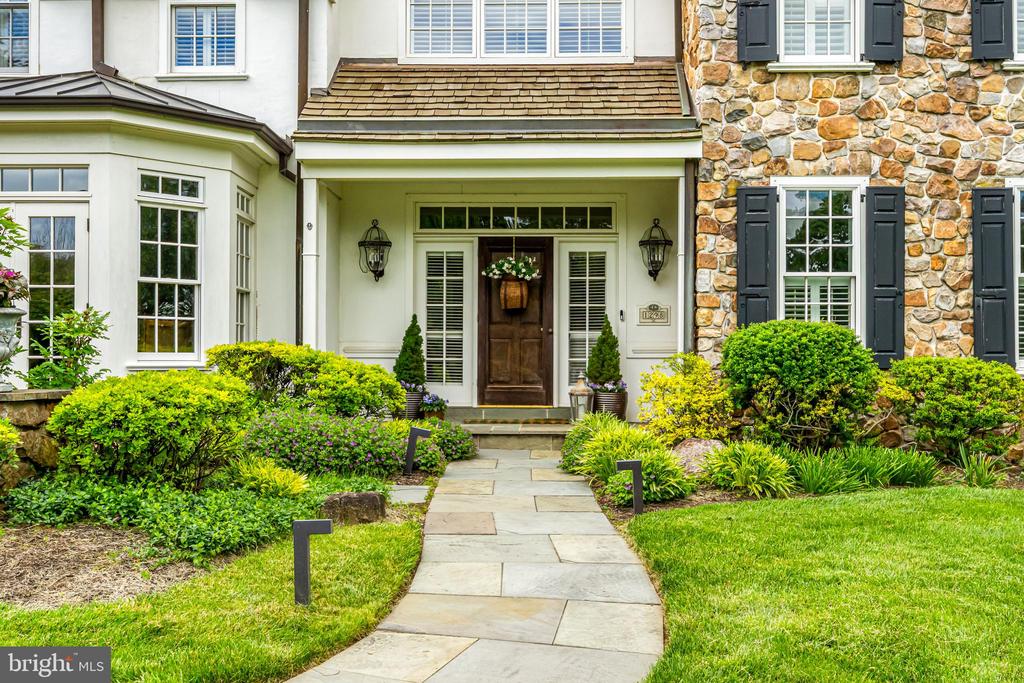 1298 FARM LANE