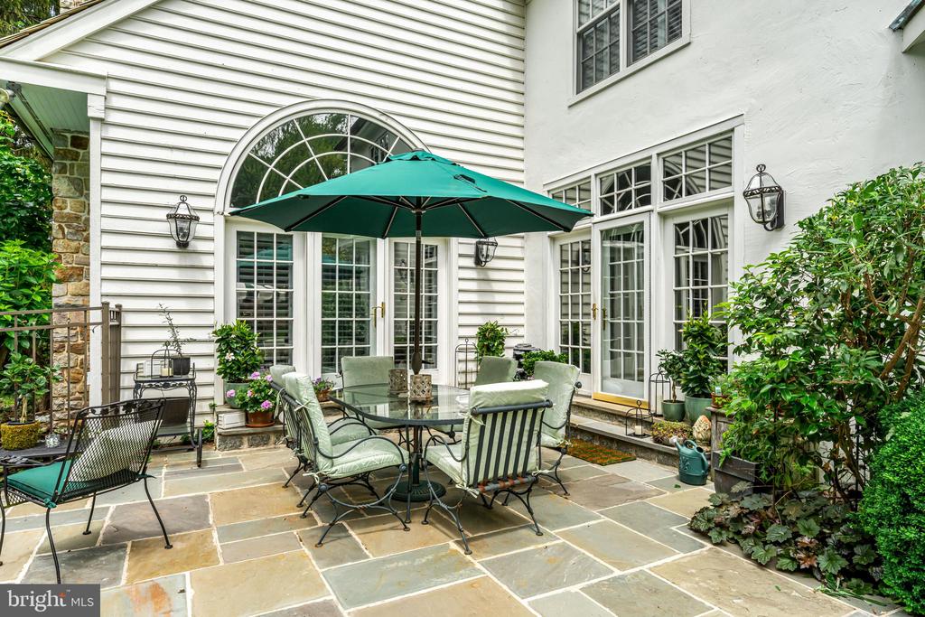 1298 FARM LANE