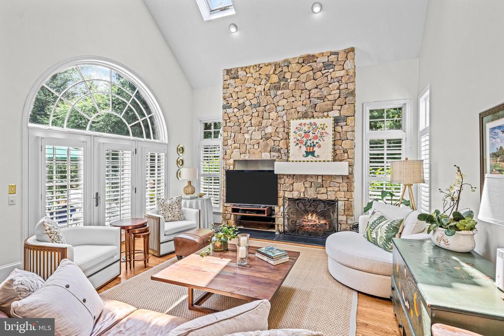 1298 FARM LANE