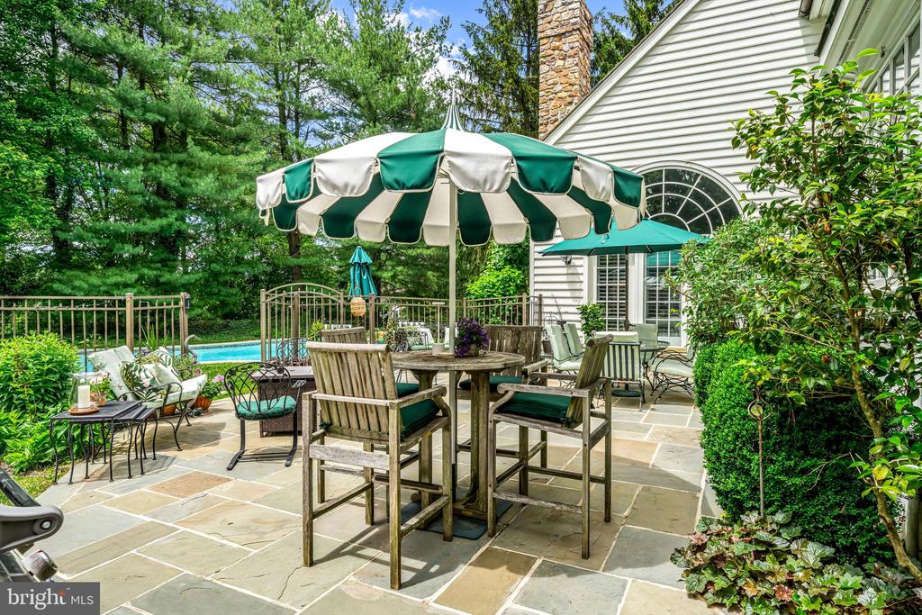 1298 FARM LANE