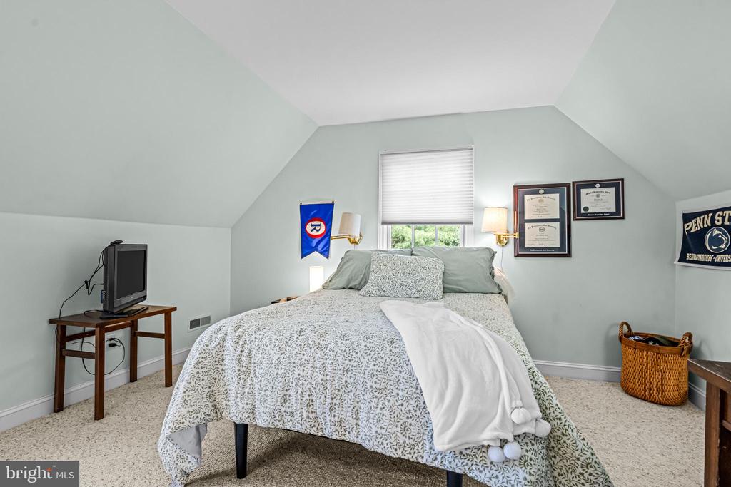 1298 FARM LANE