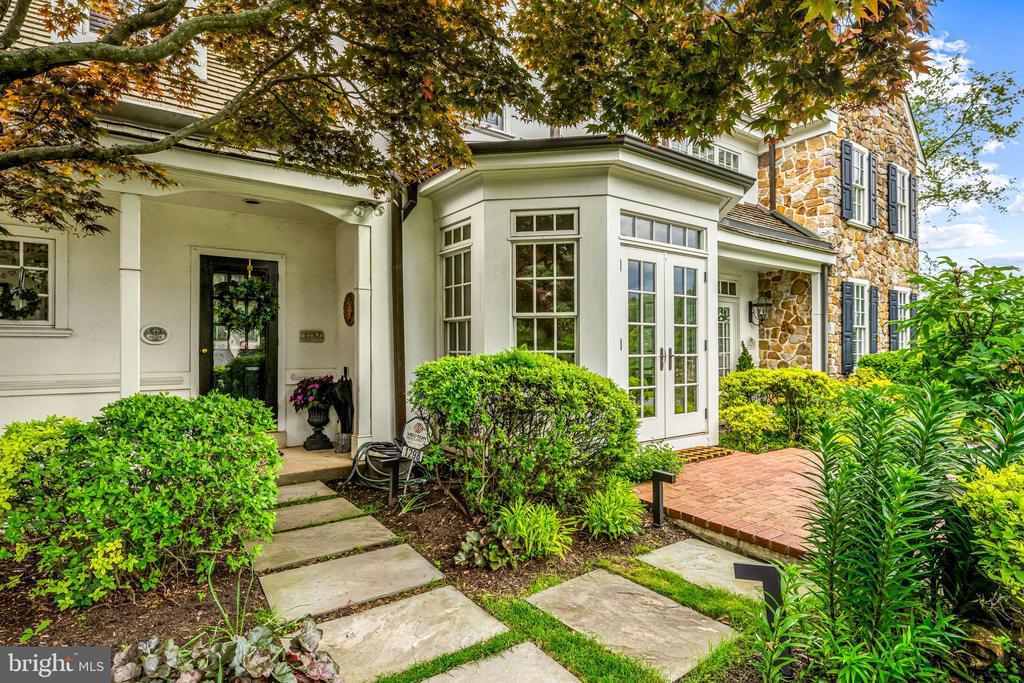 1298 FARM LANE
